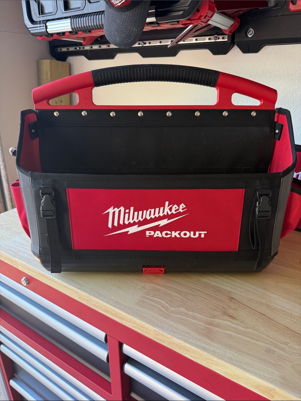 Milwaukee 20 in. PACKOUT Tote Toolbag